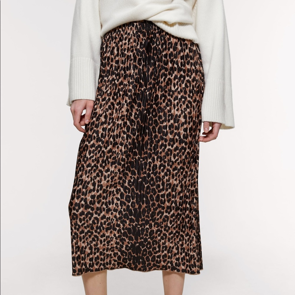 Zara | Pleated Leopard Print Midi Skirt Sz S